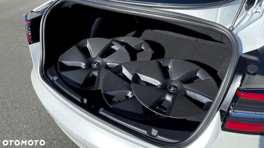 Tesla Model 3 - 12