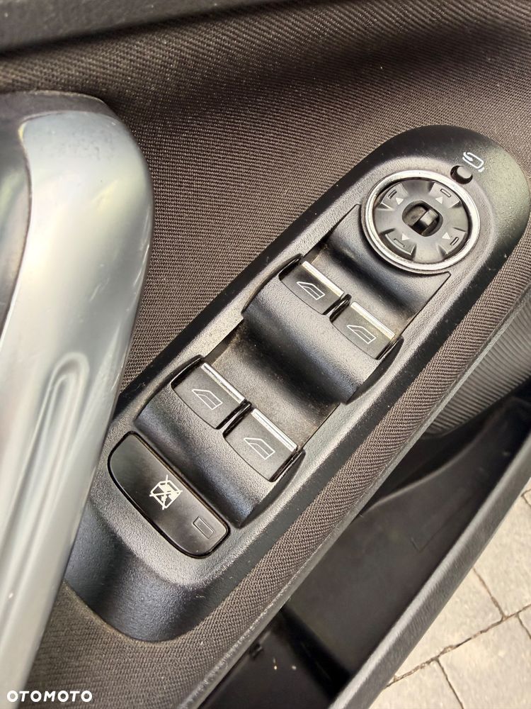 Ford S-Max 2.0 TDCi Titanium - 24