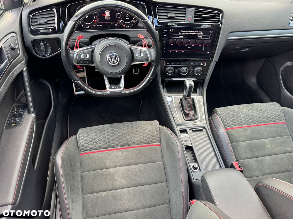 Volkswagen Golf GTI (BlueMotion Technology) DSG Performance - 30
