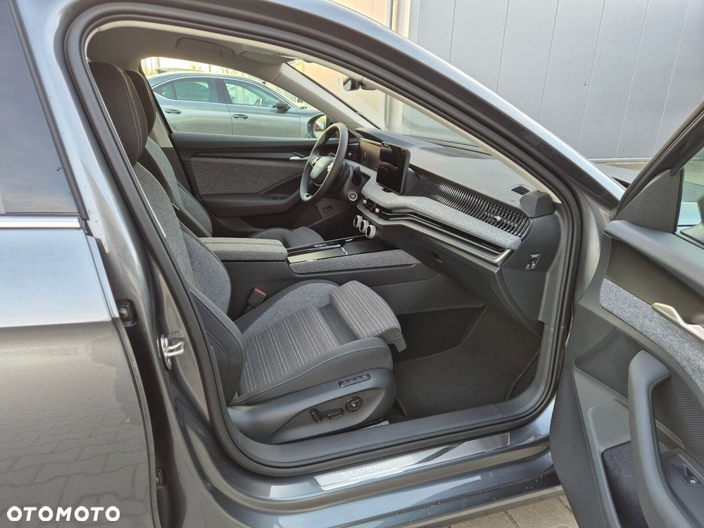 Skoda Superb 2.0 TDI SCR 4x4 Edition 130 DSG - 13