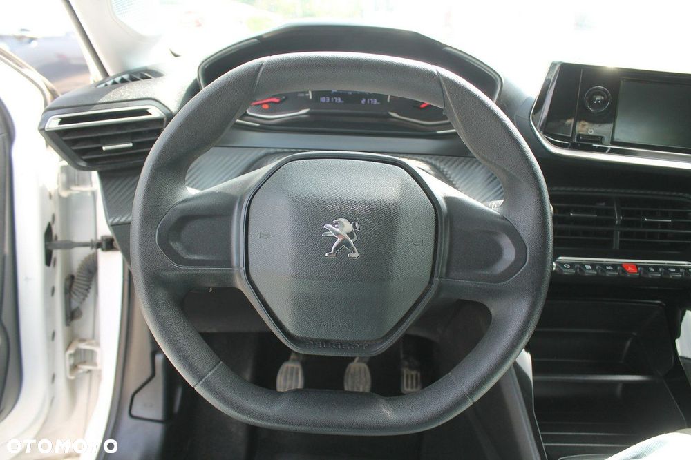 Peugeot 208 - 11