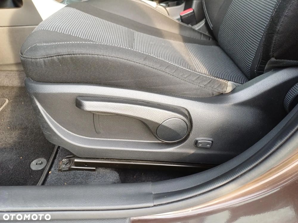 Hyundai i30 blue 1.6 GDI Trend - 15
