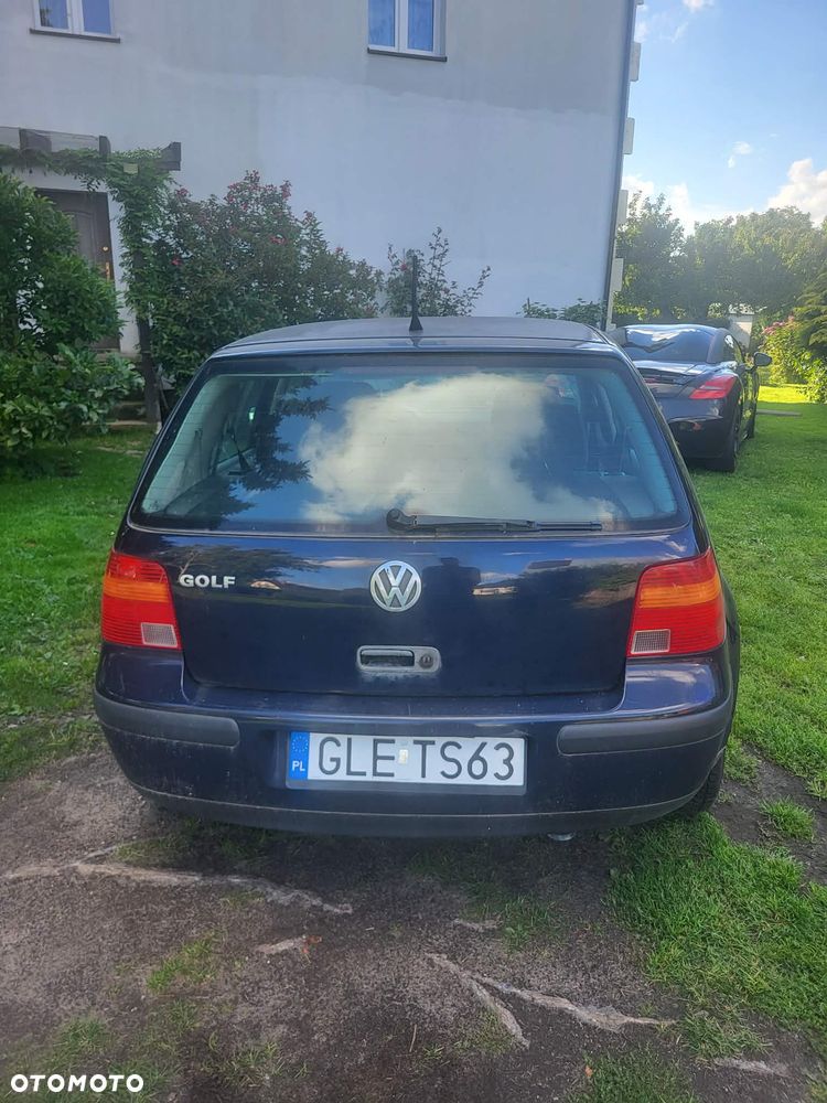 Volkswagen Golf - 4