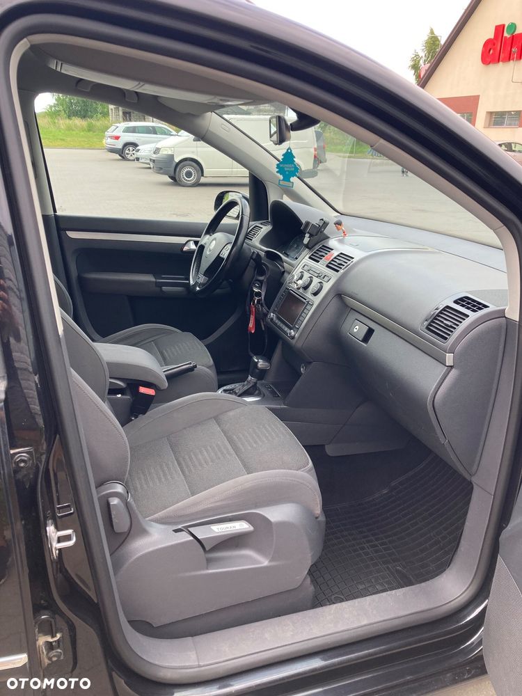 Volkswagen Touran 2.0 TDI DSG Highline - 12