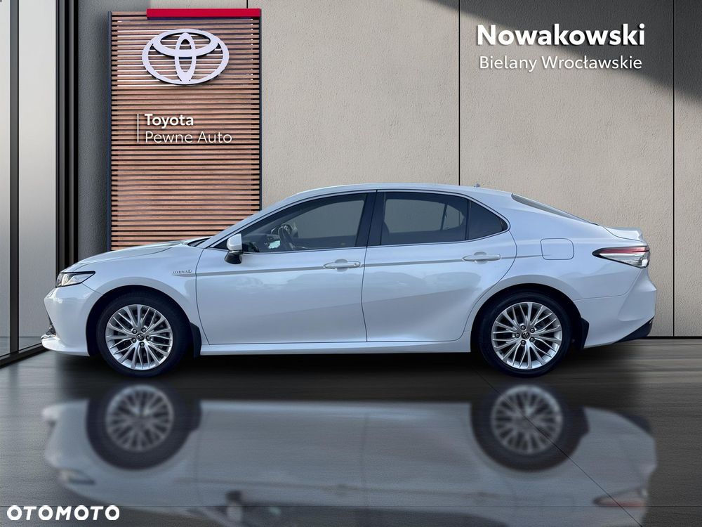 Toyota Camry 2.5 Hybrid Prestige CVT - 2