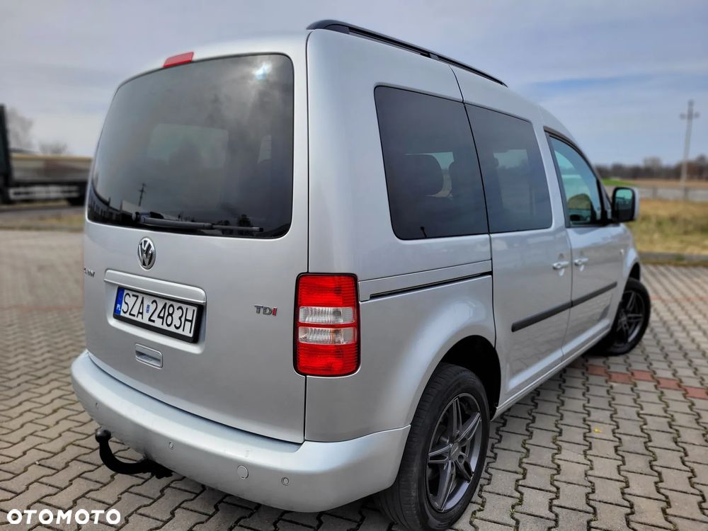 Volkswagen Caddy Highline DSG - 38