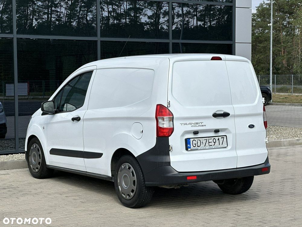 Ford Transit Courier - 8