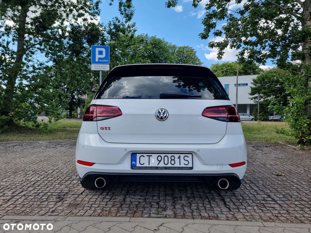 Volkswagen Golf - 5