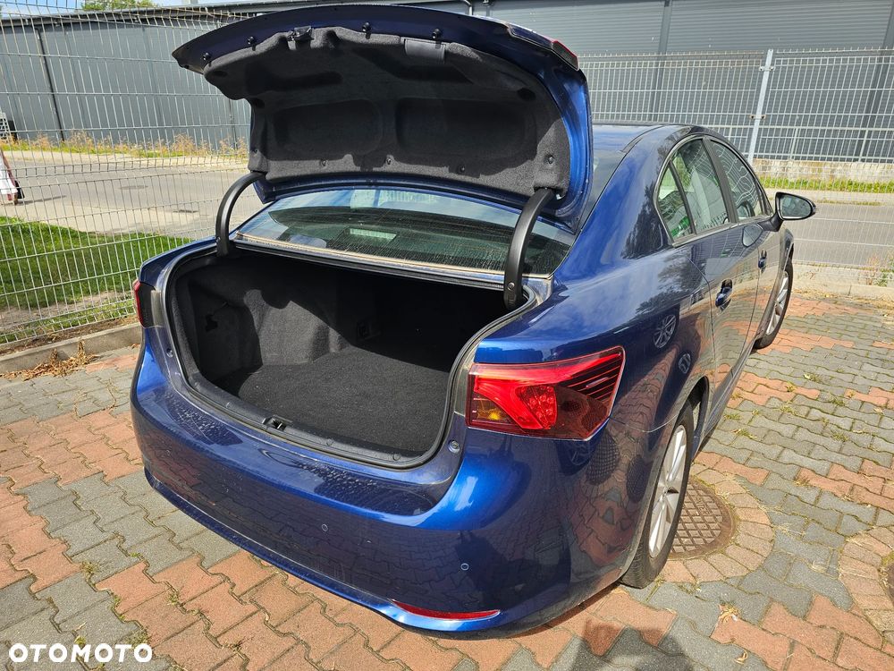 Toyota Avensis 1.6 Premium - 5