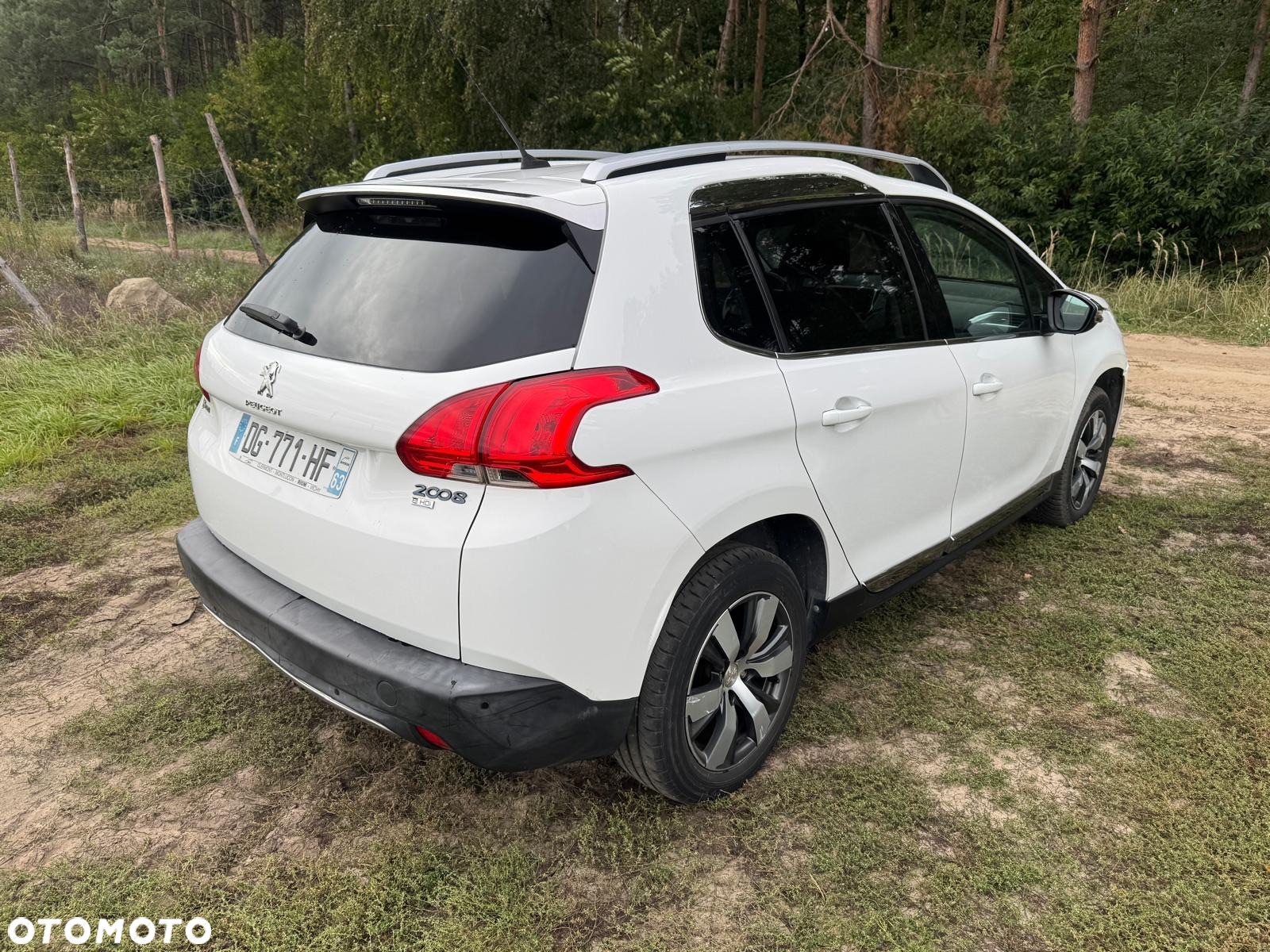 Peugeot 2008 e-HDi FAP 115 STOP & START Allure - 9