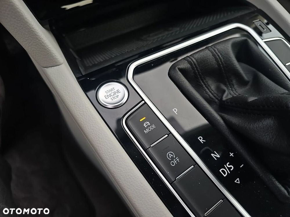 Volkswagen Passat - 22