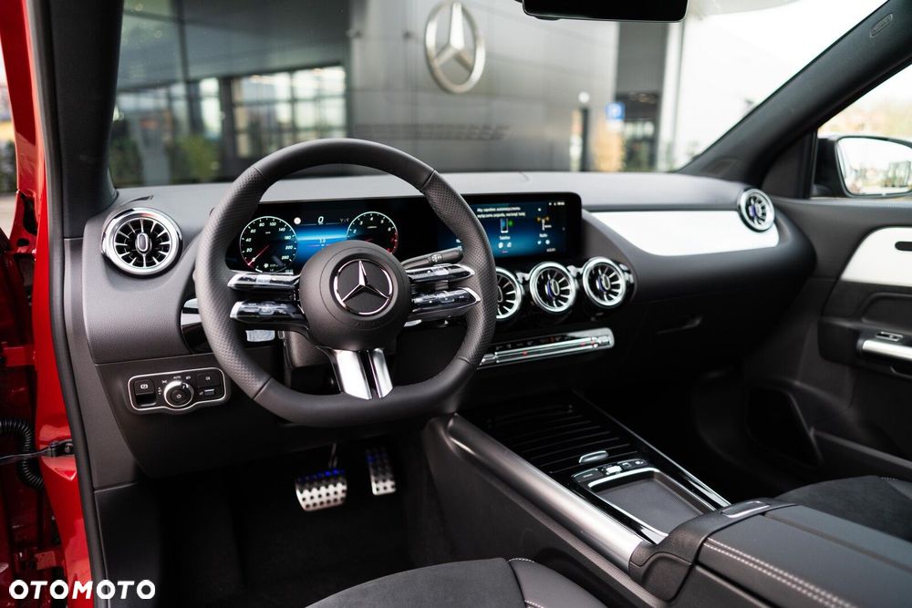Mercedes-Benz GLA 200 4-Matic AMG Line - 16