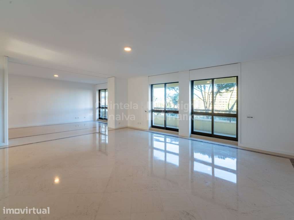 Apartamento T3 para arrendamento, sem móveis em Sete Rios - Grande imagem: 5/35
