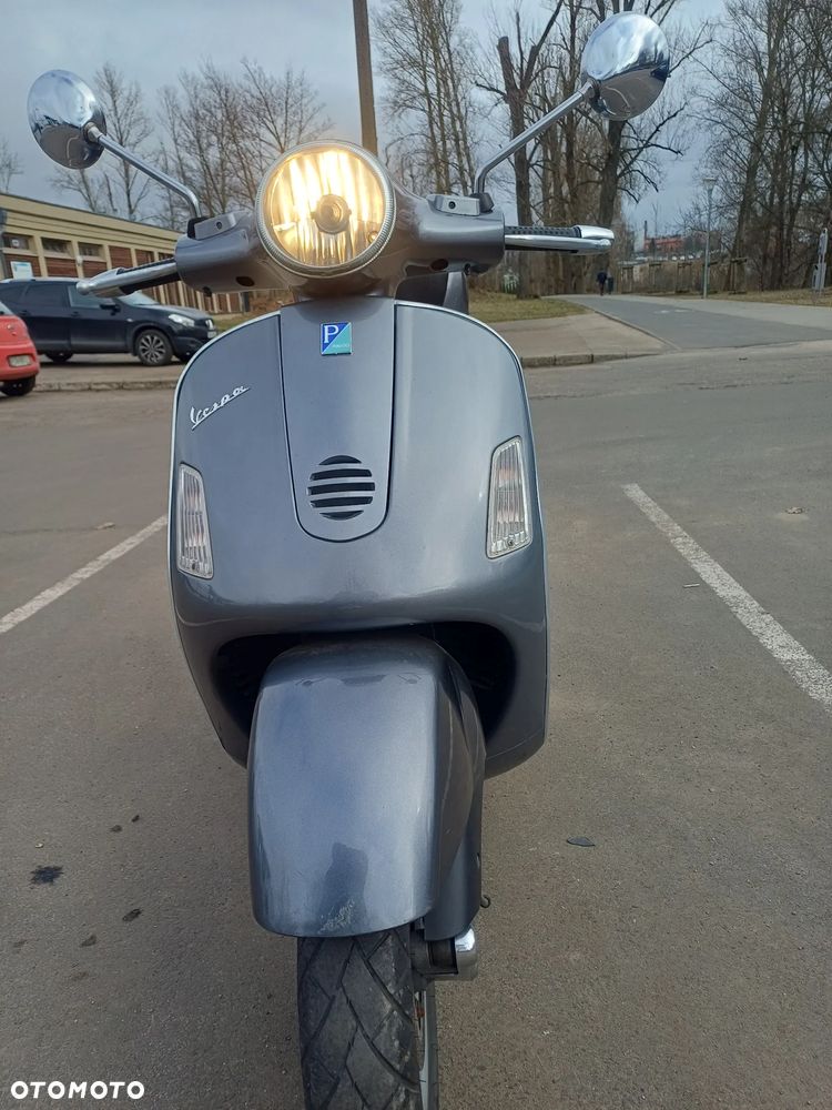 Vespa GT - 6