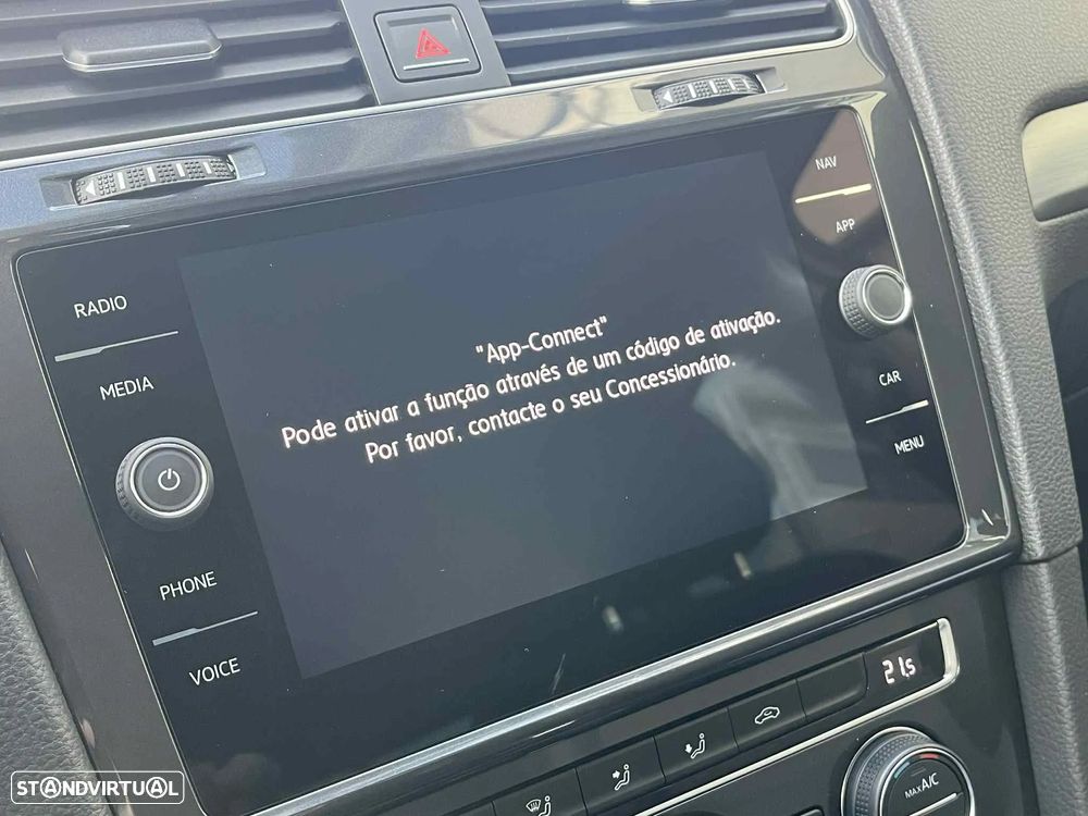 VW Golf 1.0 TSI Confortline DSG - 32