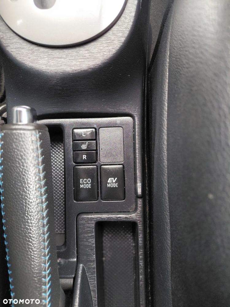 Toyota Yaris Hybrid 100 Premium - 10