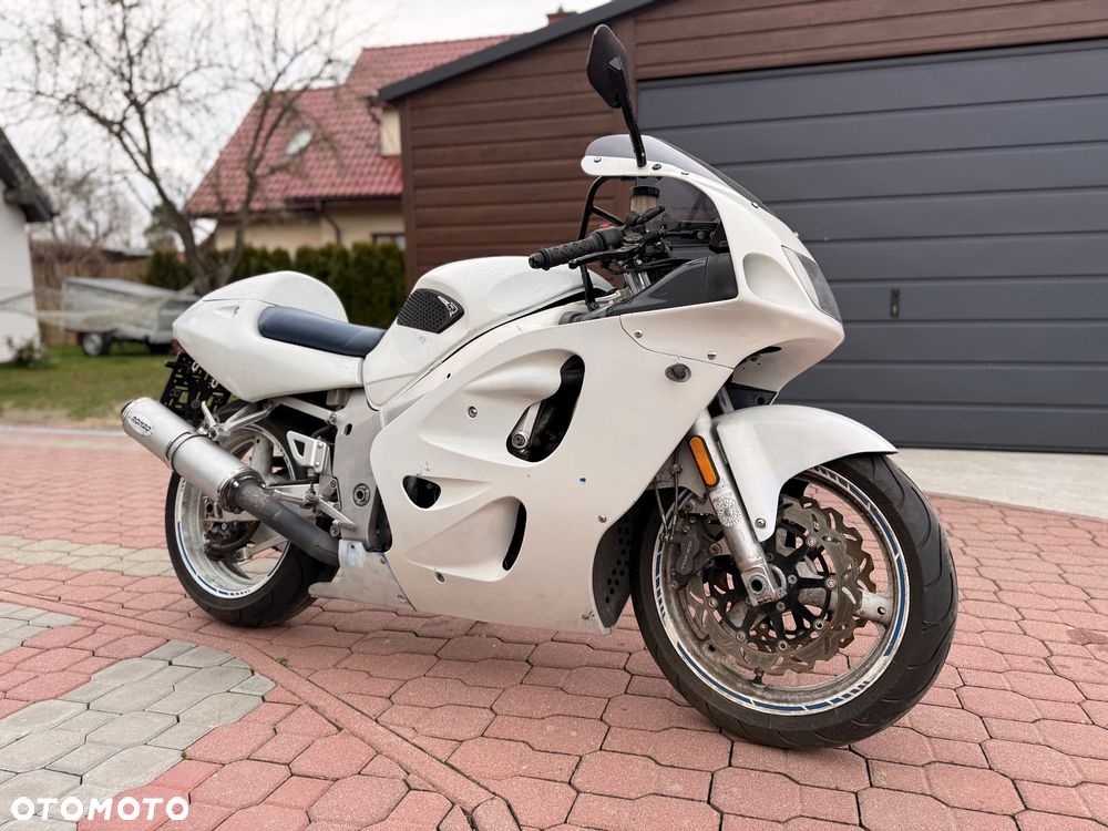 Suzuki GSX-R - 1