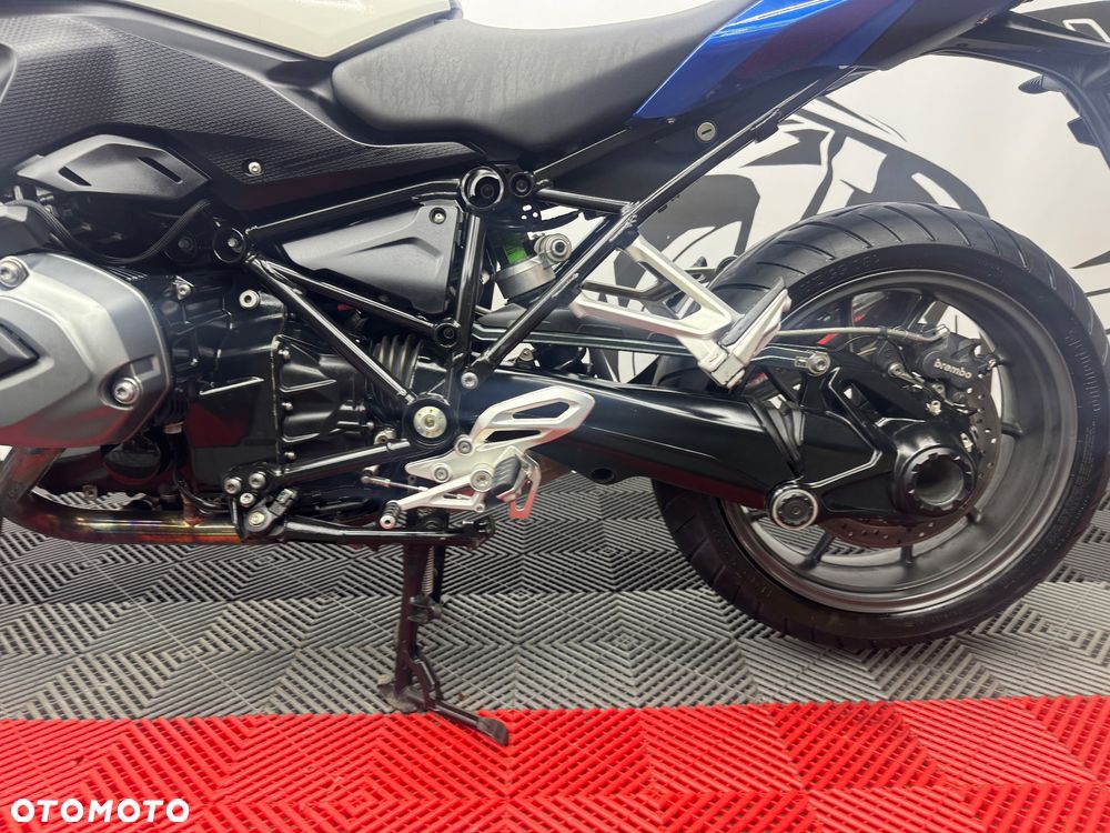 BMW RS - 17