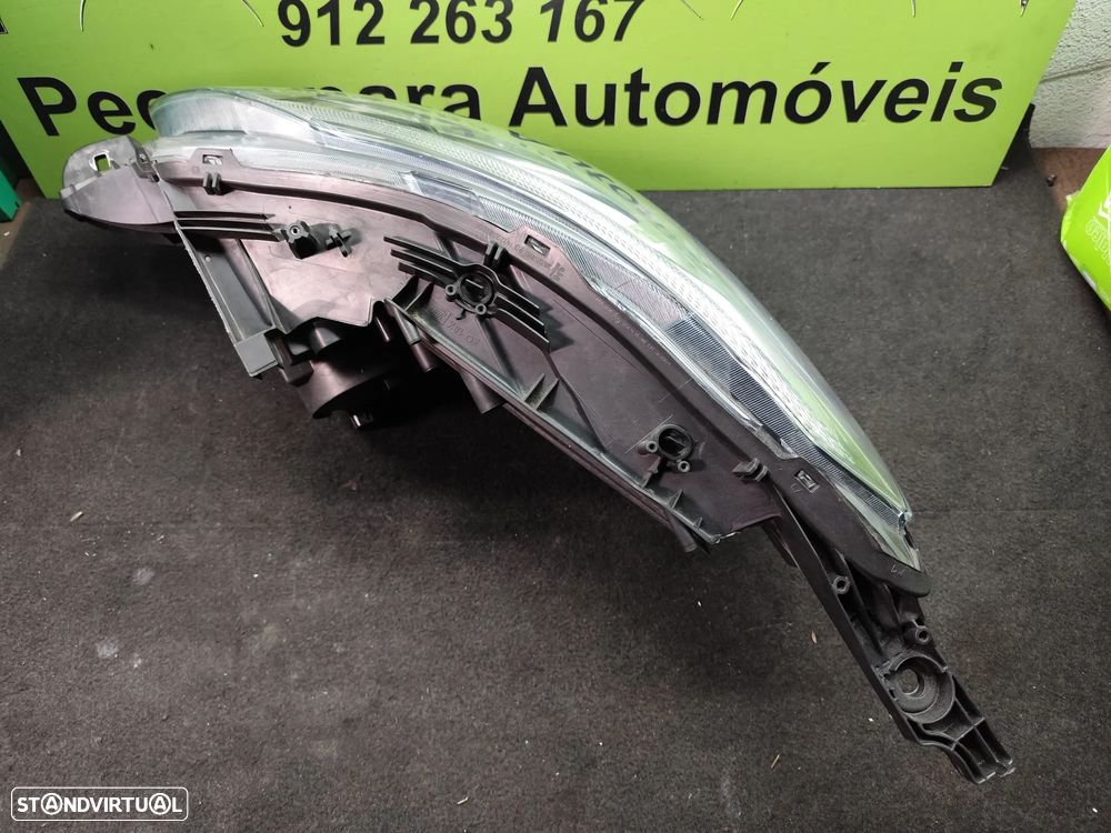PEUGEOT 2008 I FAROL DIREITO - FF679 - 6