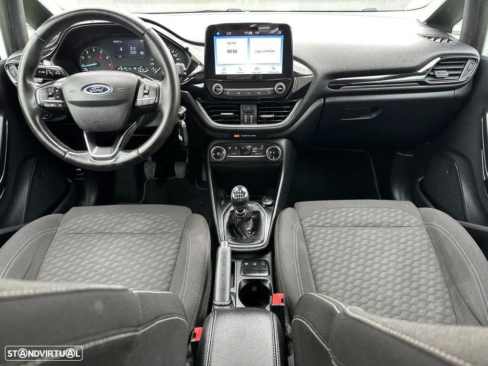 Ford Fiesta 1.0 EcoBoost Hybrid S&S TITANIUM - 28