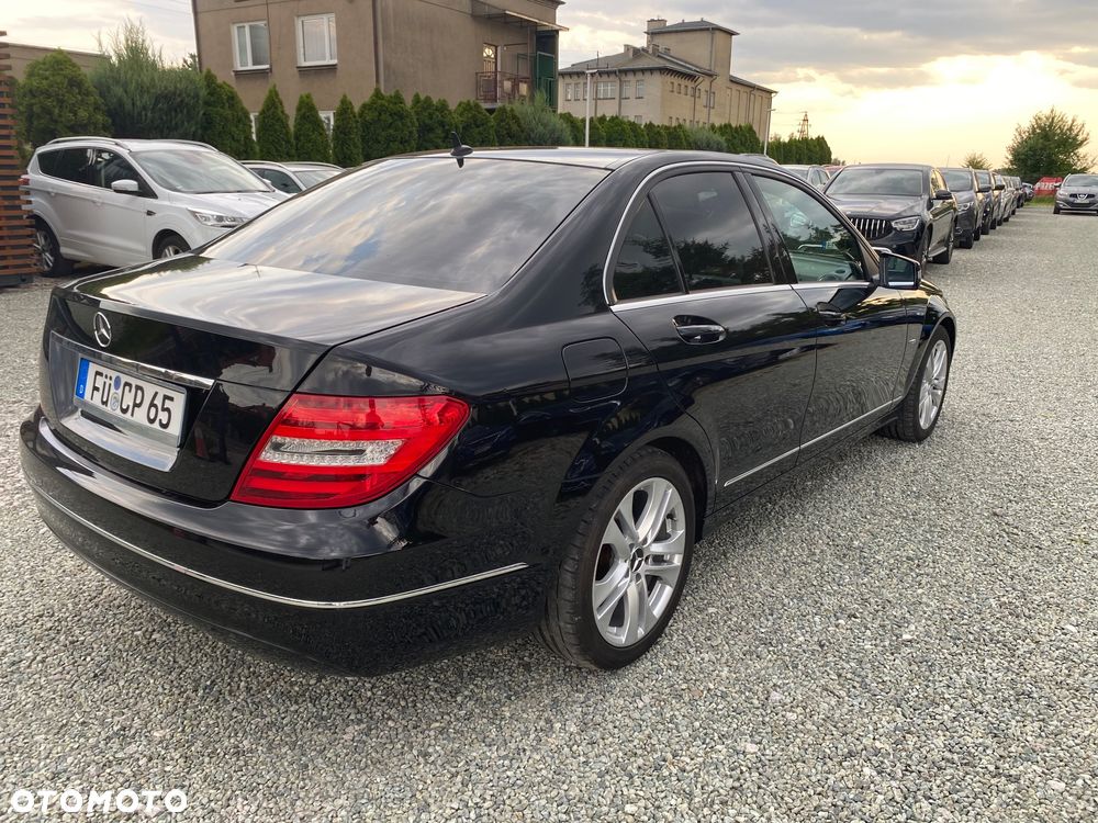 Mercedes-Benz Klasa C 180 CGI Automatik BlueEFFICIENCY Avantgarde - 40