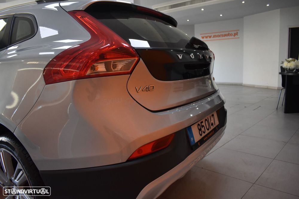 Volvo V40 Cross Country 1.6 D2 Summum - 16