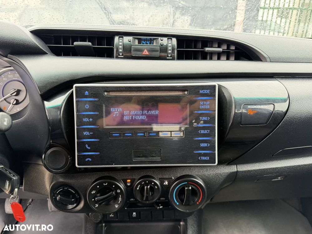 Toyota Hilux 2.4D 150CP 4x4 Double Cab 6MT Comfort - 24