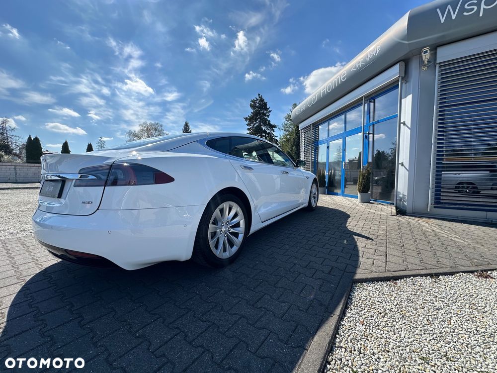 Tesla Model S 90 D - 9