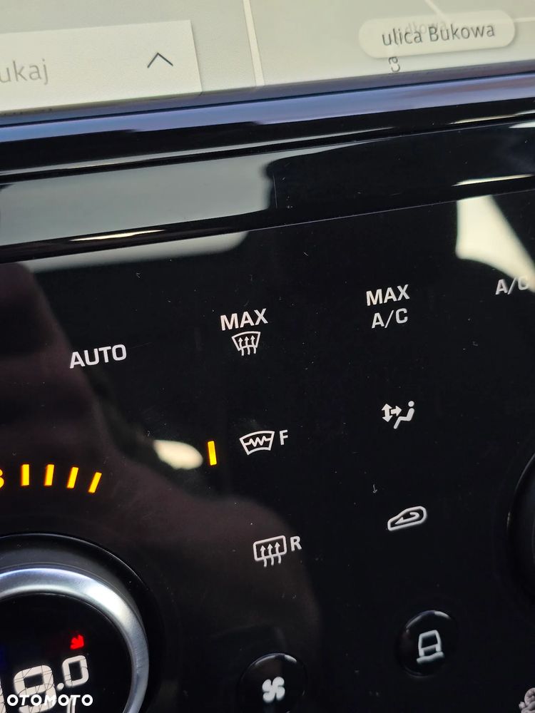 Land Rover Discovery Sport - 26