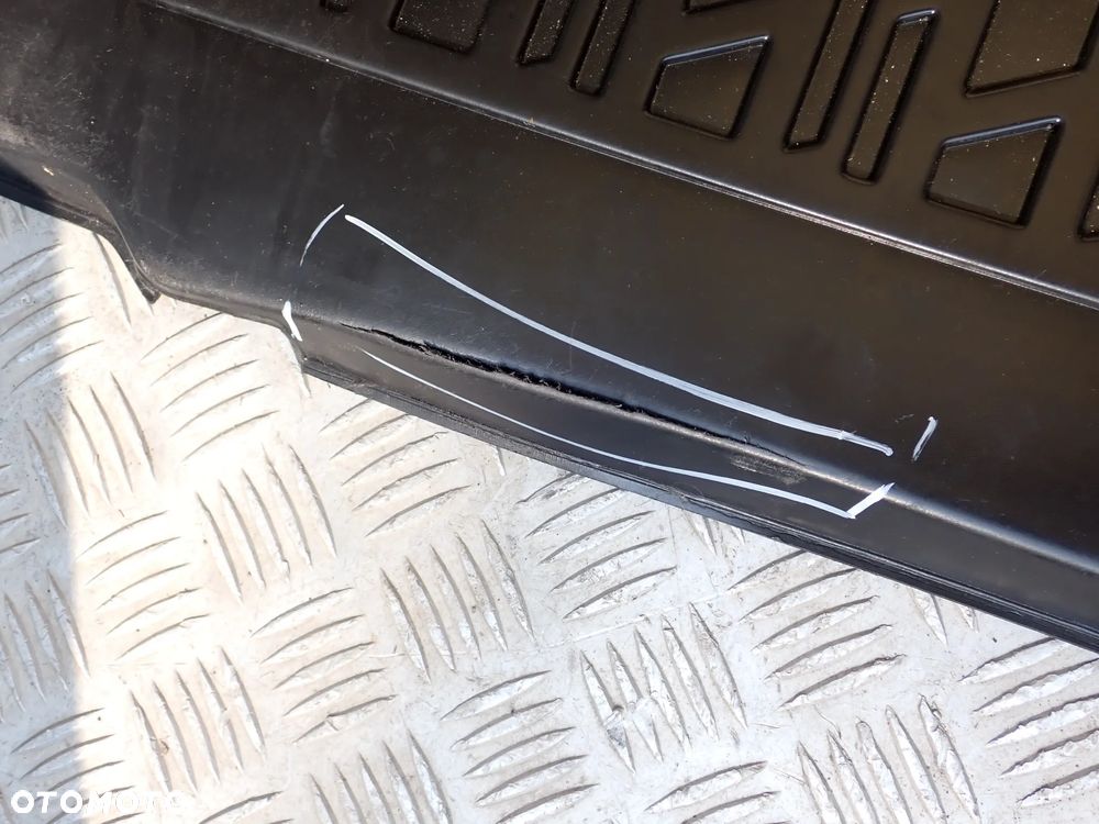 WYKŁADZINA PODŁOGA MATA BAGAŻNIKA VW POLO VII  2G0061161 NADERWANA - 4