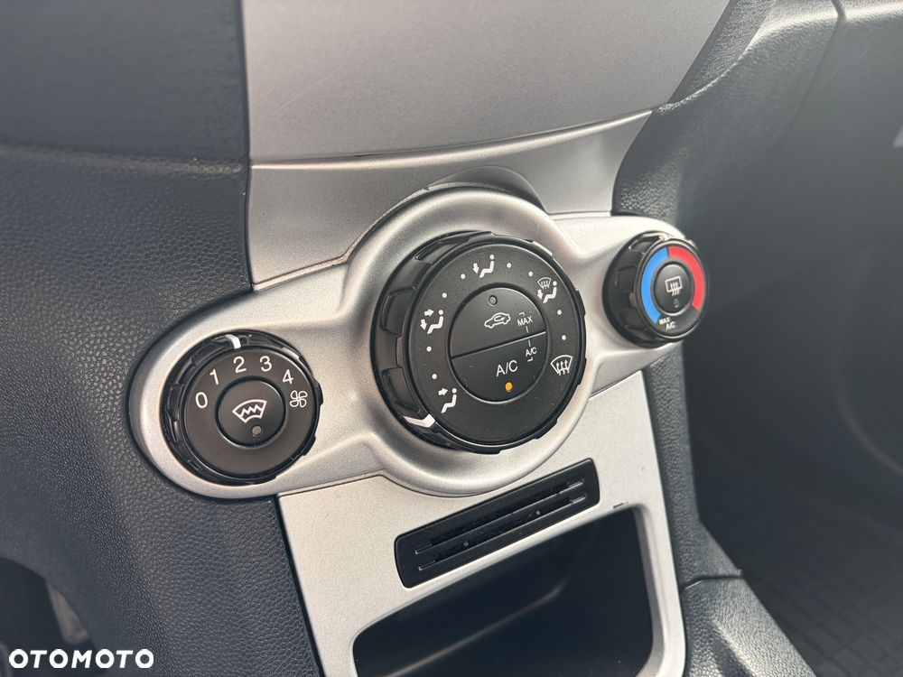 Ford Fiesta - 8