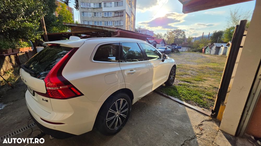 Volvo XC 60 B4 D AWD Geartronic Momentum - 11