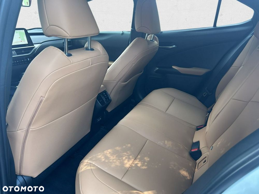 Lexus UX - 22