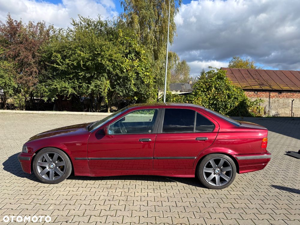 BMW Seria 3 328i - 2