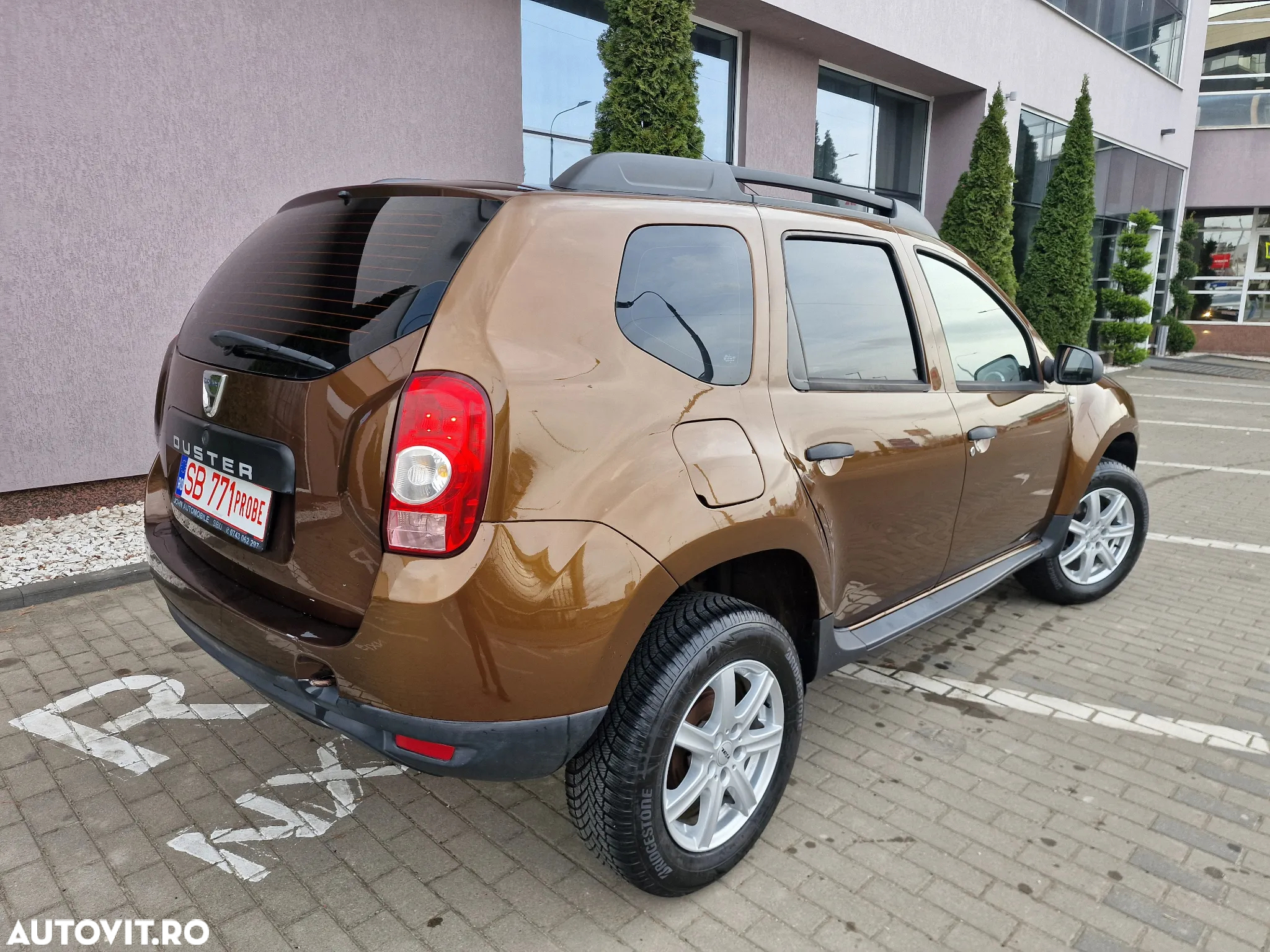 Dacia Duster 1.6 4x2 Laureate - 9