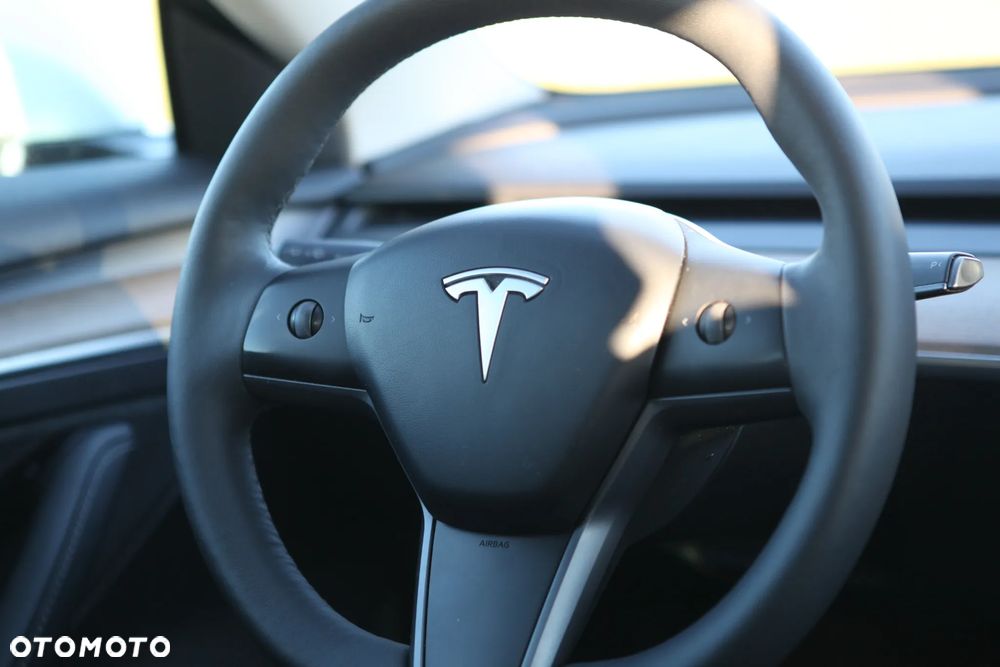 Tesla Model 3 - 21