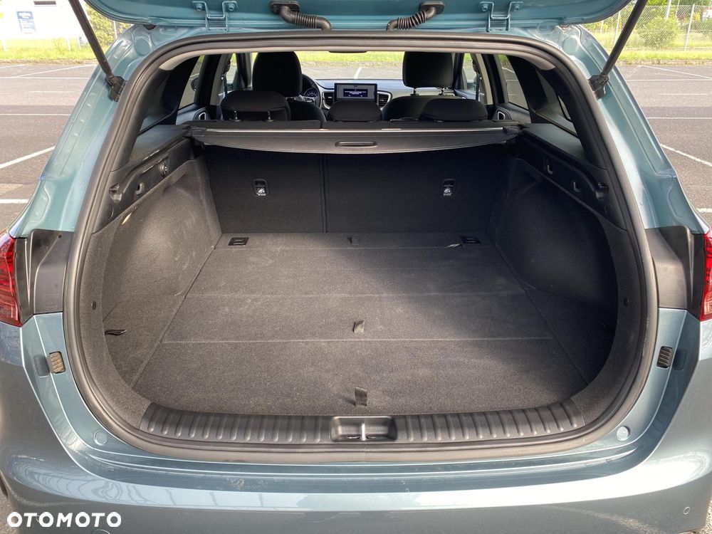 Kia Ceed - 12