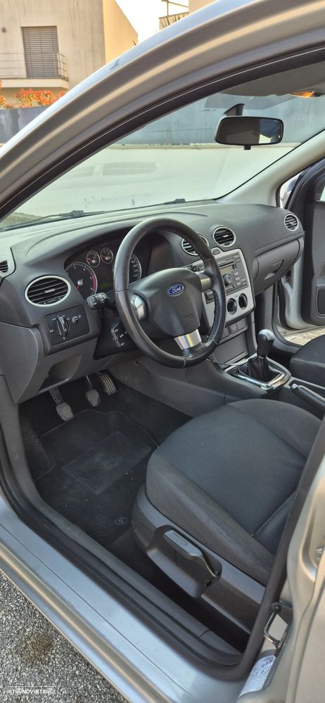 Ford Focus SW 1.6 TDCi Zetec - 14