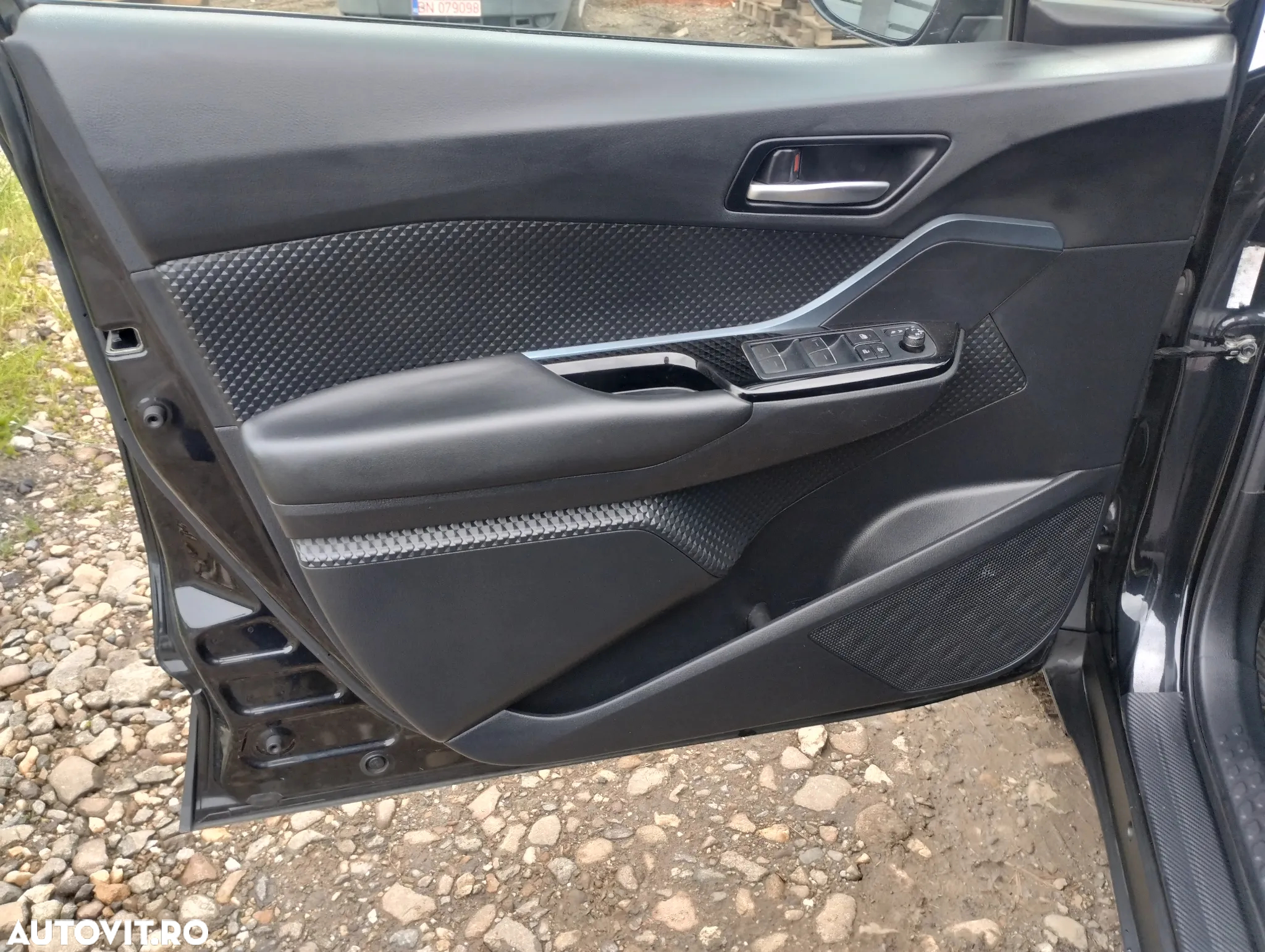 Toyota C-HR - 9