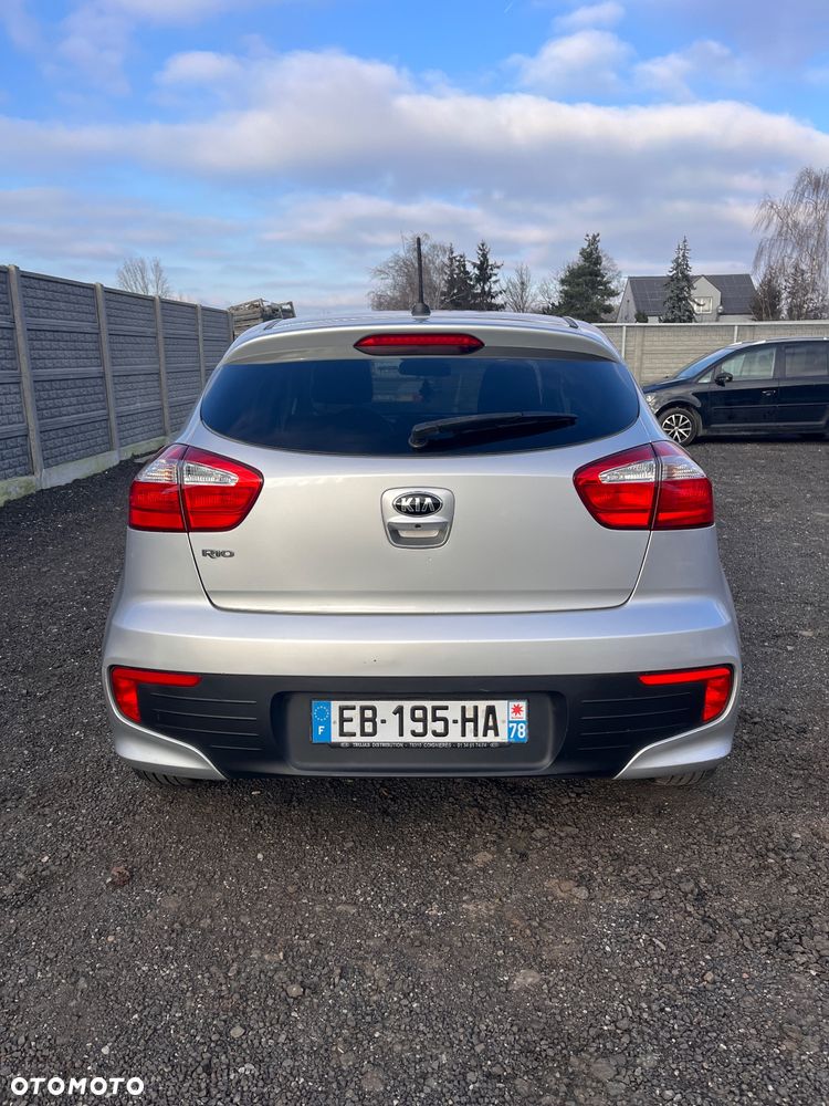 Kia Rio - 4