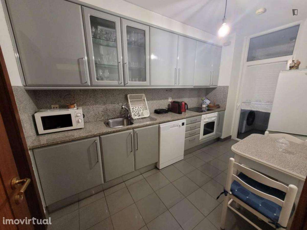 Apartamento com 2 quartos - localizado em Vila nova de gaia - Grande imagem: 2/10