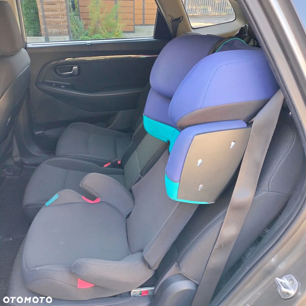 Kia Carens 1.6 GDI L - 21