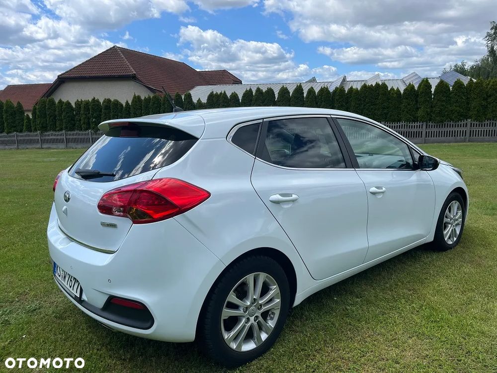 Kia Ceed 1.6 GDI Dream Team Edition - 3