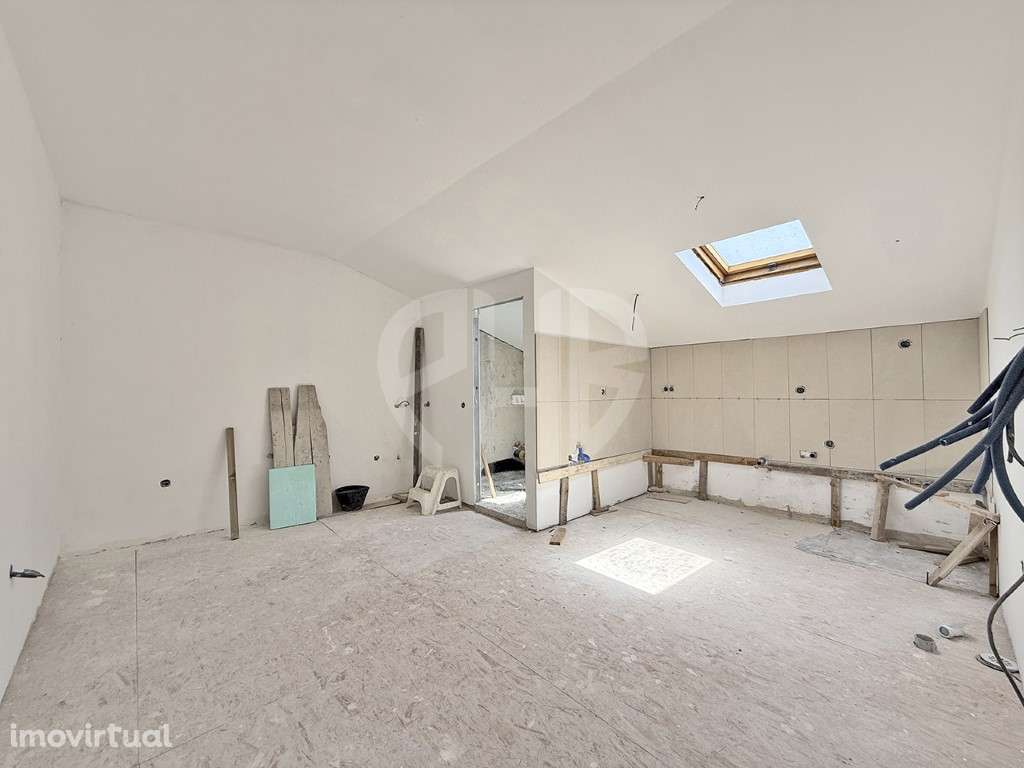 Prédio na Zona Ribeirinha do Seixal // P/Recuperação Oportunidade d... - Grande imagem: 3/35