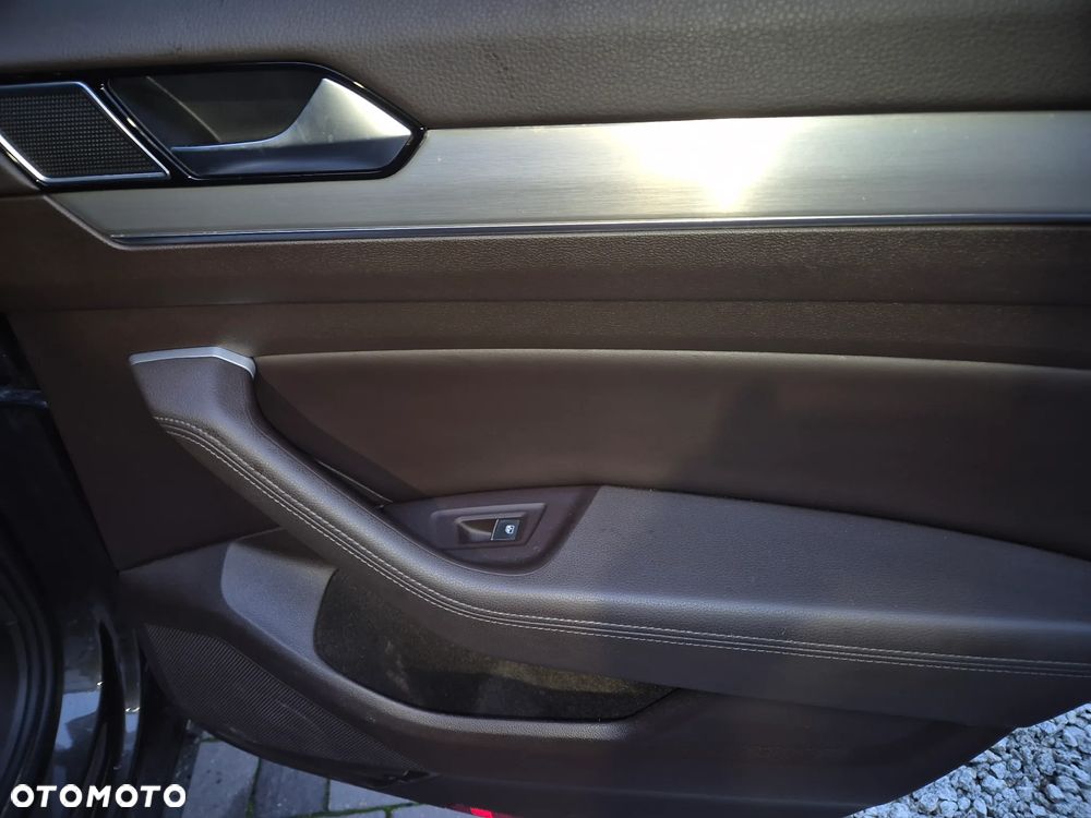 Volkswagen Passat 1.8 TSI BMT Highline - 18