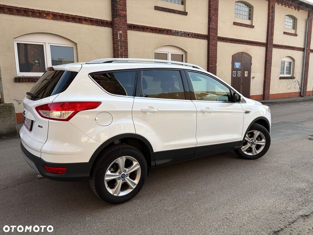 Ford Kuga 1.5 EcoBoost 2x4 Titanium - 5