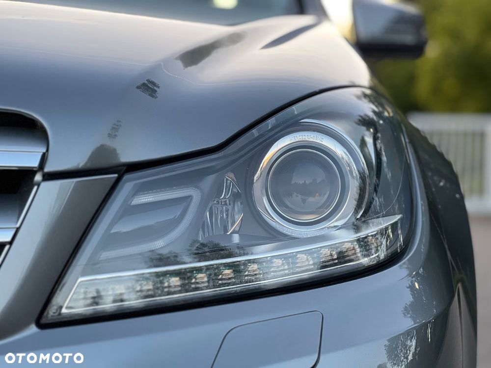 Mercedes-Benz Klasa C 180 CGI BlueEff Avantgarde - 3