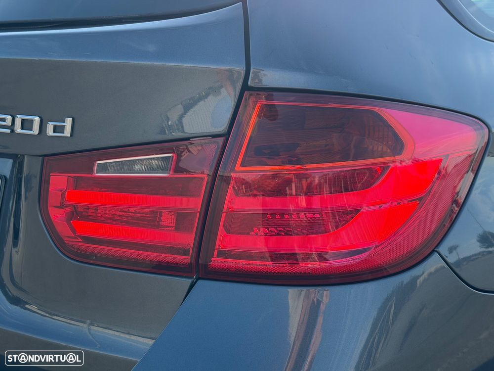 BMW 320 d Auto Line Sport - 16