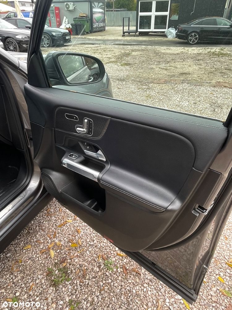 Mercedes-Benz GLB - 25