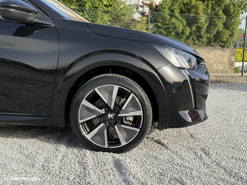 Peugeot e-208 GT - 8